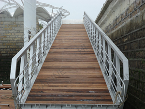 Aluminum Gangway (Square Tube Handrail)