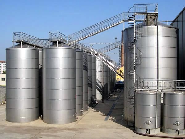 Vertical Oil Storage Vessel