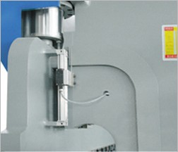 Electrohydraulic Servo Numeric-control Folding Machine