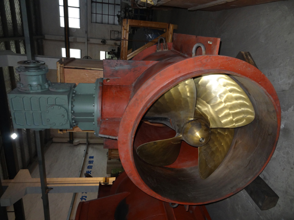 Engine Drive Bow Thruster