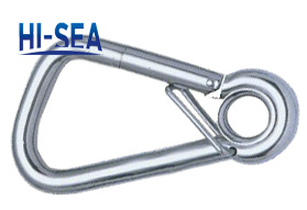 oblique angle snap hook with eyelet and spring lock