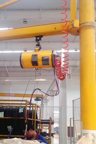 Column Mounted Cantilever Crane