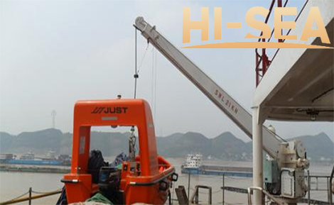 Single Arm Manual Slewing Liferaft Davit